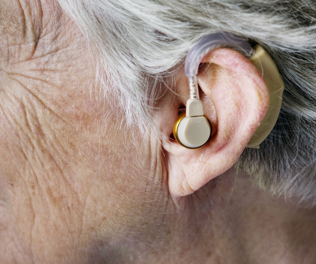 Mengenali Presbikusis atau Gejala Kurang Pendengaran Pada Lansia